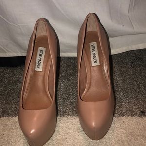 Steve Madden Dejavu platform heels in size 6.5